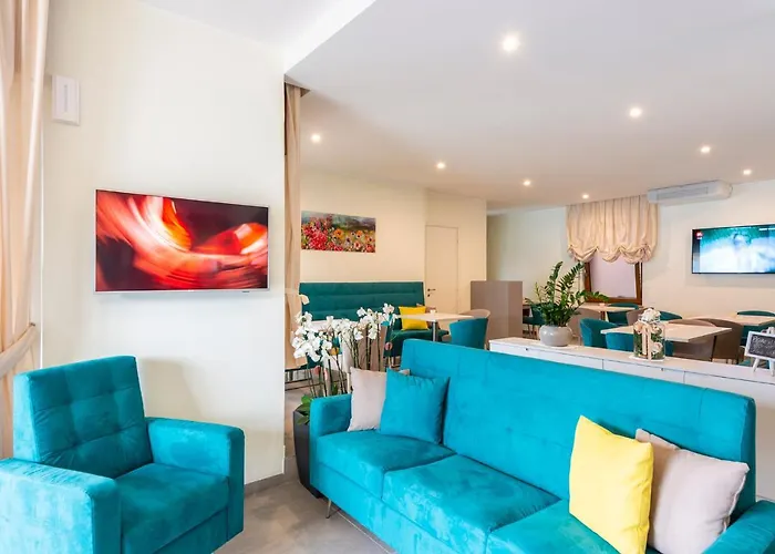 Firenze 3 Stelle Superior 3* برنزوني سول جاردا