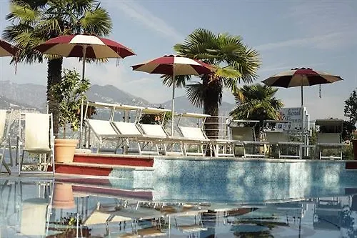 Firenze 3 Stelle Superior 브렌조네 술 가르다