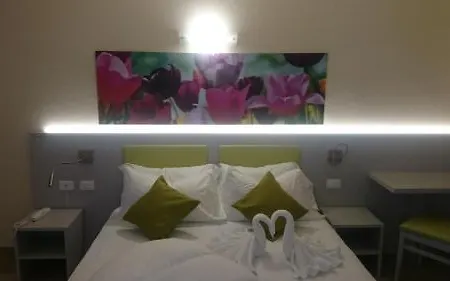 Firenze 3 Stelle Superior 酒店 布雷佐内加尔达