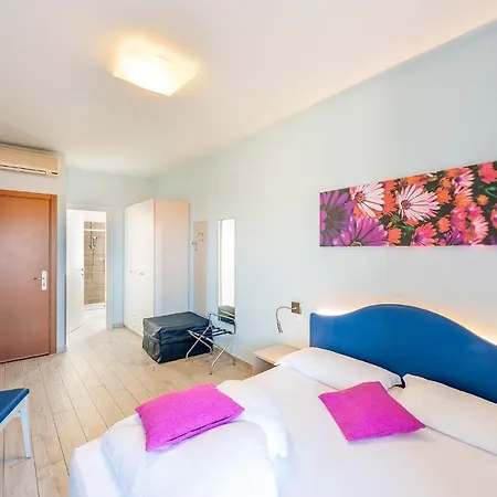 Firenze 3 Stelle Superior 酒店 布雷佐内加尔达