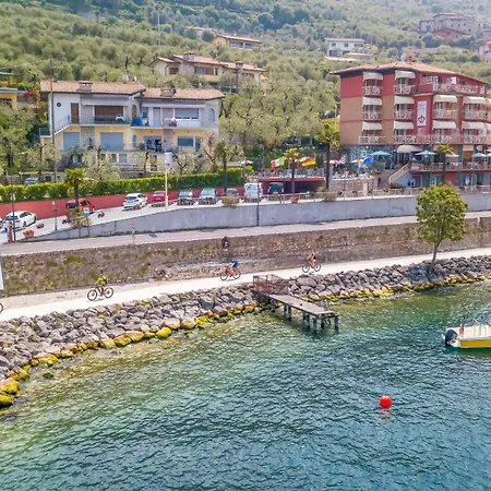 酒店 Firenze 3 Stelle Superior 布雷佐内加尔达