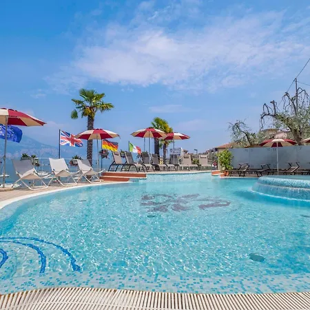 Firenze 3 Stelle Superior 布雷佐内加尔达